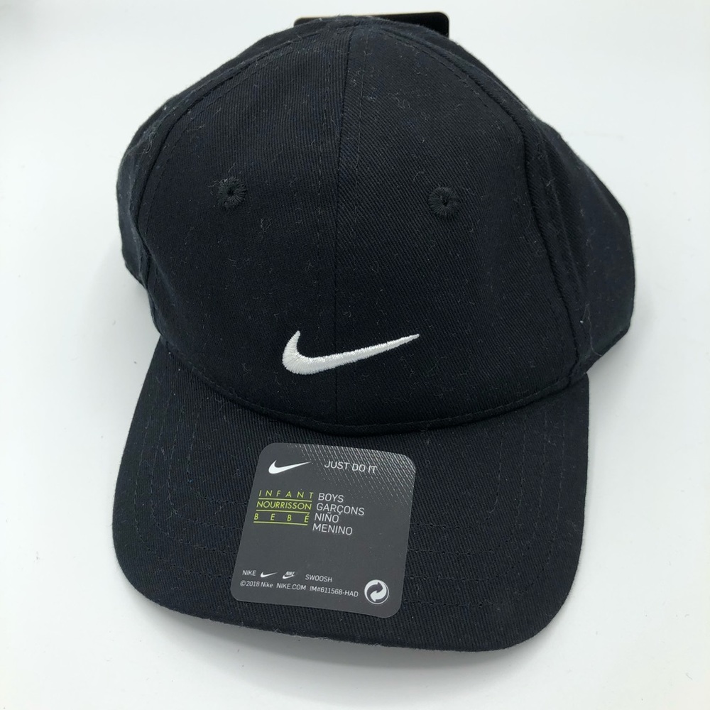 Boys black Nike cap 12-24 months